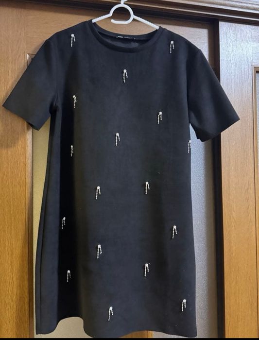 Рокля с камъчета Zara