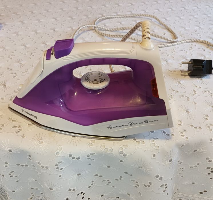 Продавам парна ютия