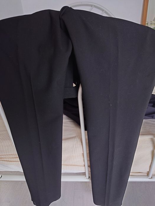 Vând costum bărbați