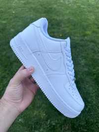 Air Force 1 Low Triple White