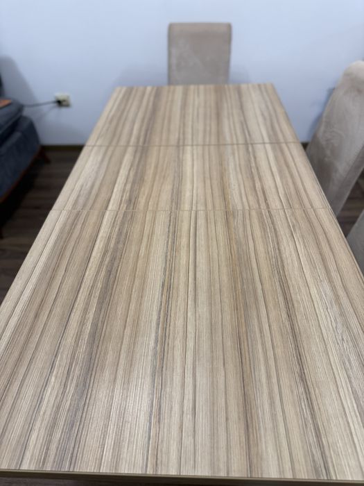 Трапезна маса разтегателна