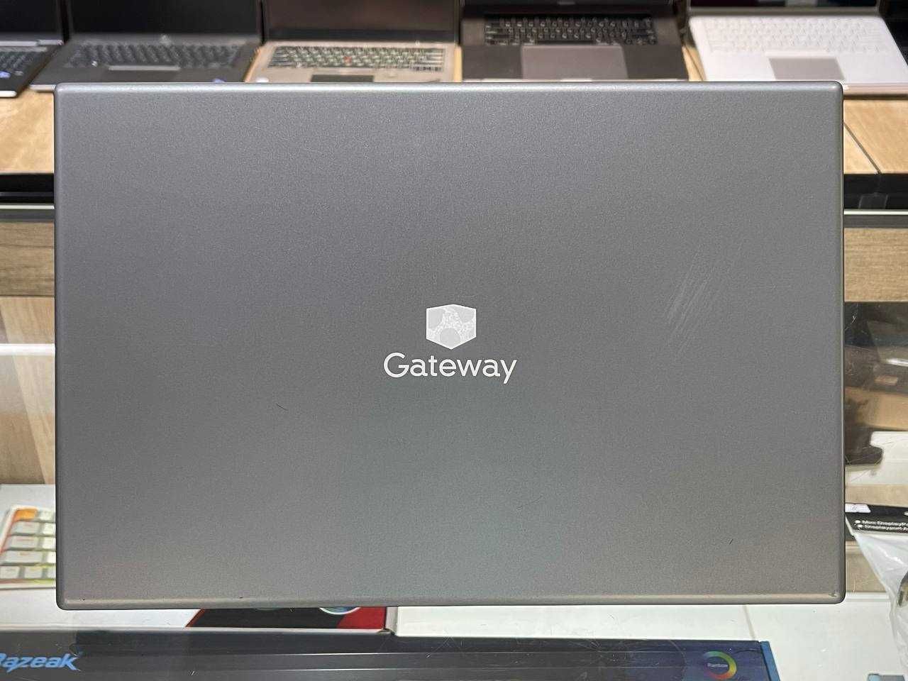 Gateway gwtn156-128bk yzen 3 3250U ram 4 ssd 128