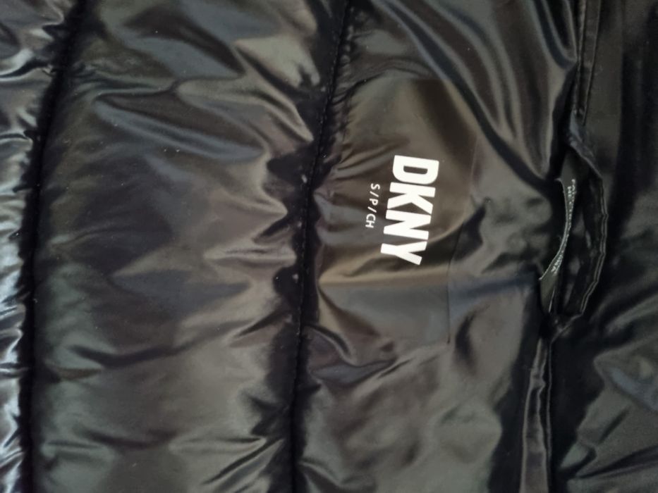 DKNY водоустойчиво, ново, черно дамско яке