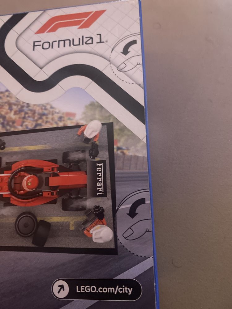 Lego 60443 F1 Pitstop & Pit Crew with Ferrari Car
