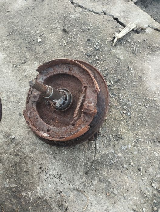 Главини за ремарке с спирачки