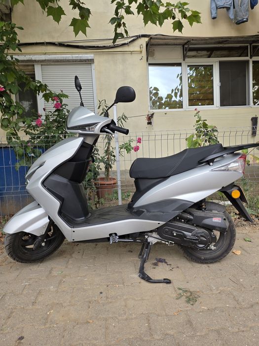 SCUTER GST50QT-3 49CM,fara permis 25 km/h benzina
