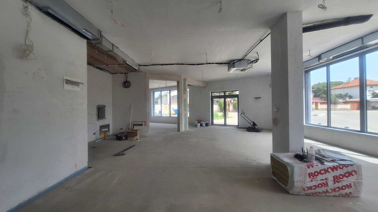 Продава се Заведение в Елин Пелин - 195 кв.м за 1800 €/кв.м - Снимка #12