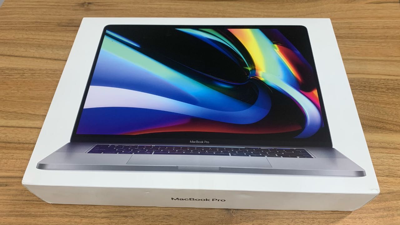 MacBook PRO 16" 2019, i9, 16GB RAM, 1TB SSD, AMD 550M PRO 4GB, FullBox