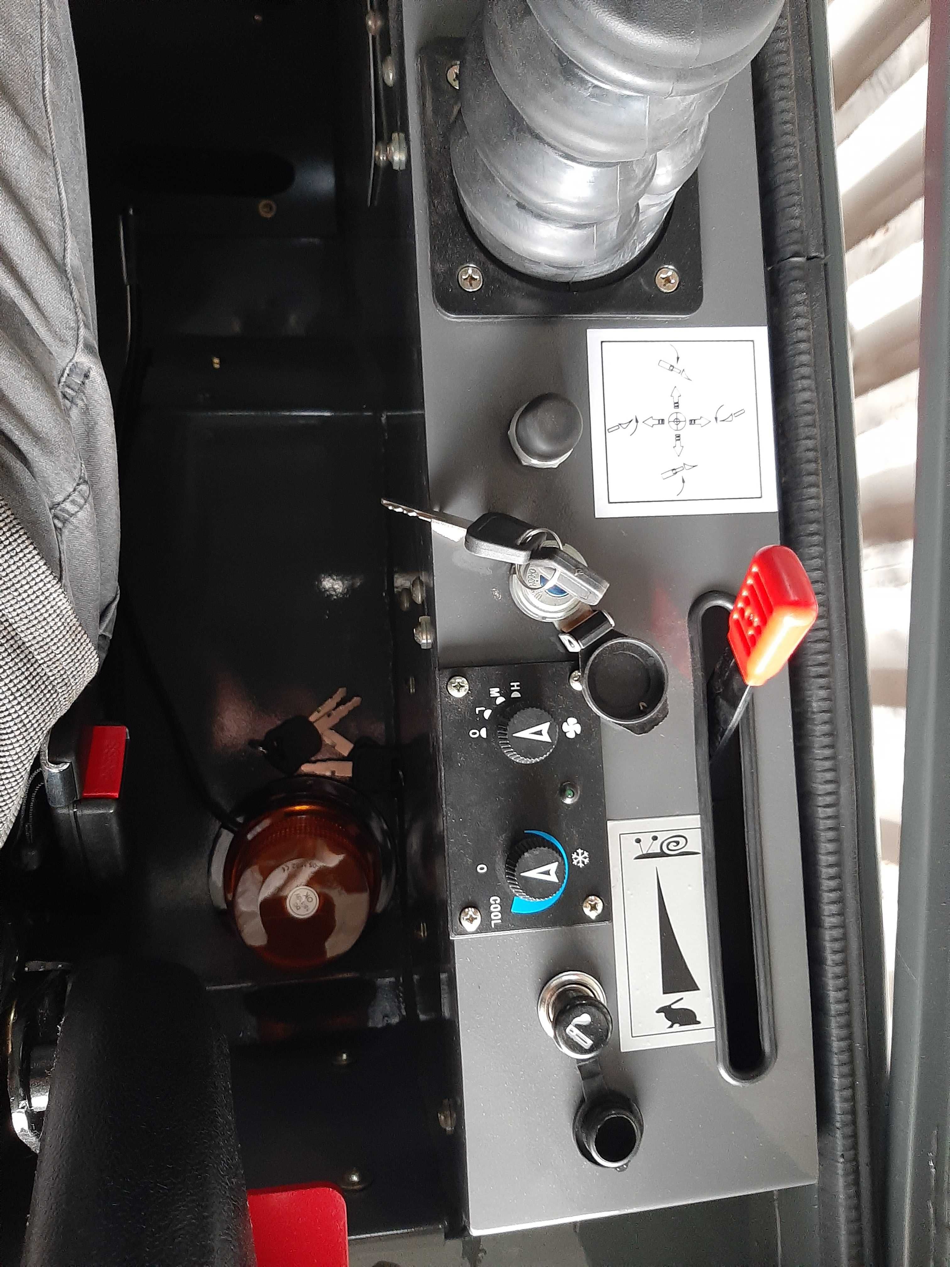 Incarcator telescopic articulat NOU DY1150, motor Kohler sau Yanmar