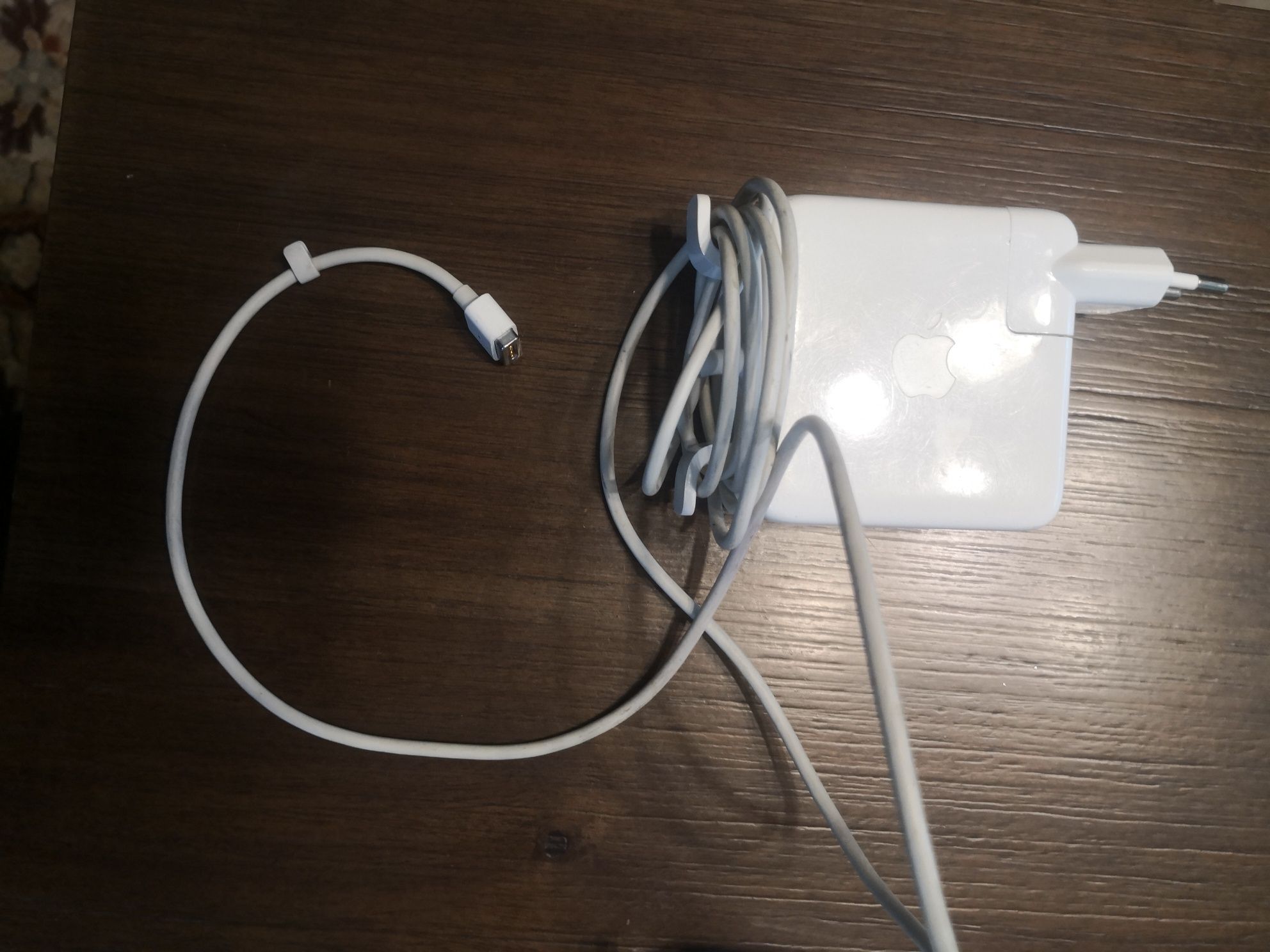 Incarcator apple macbook 60w