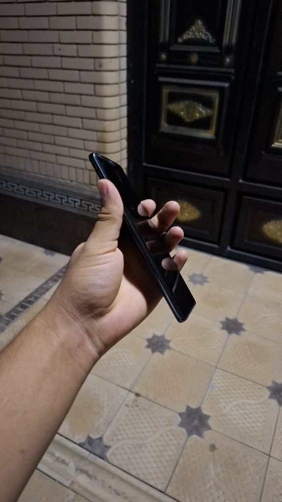 Redmi note 14 pro 10 yil garantiya bor service ga