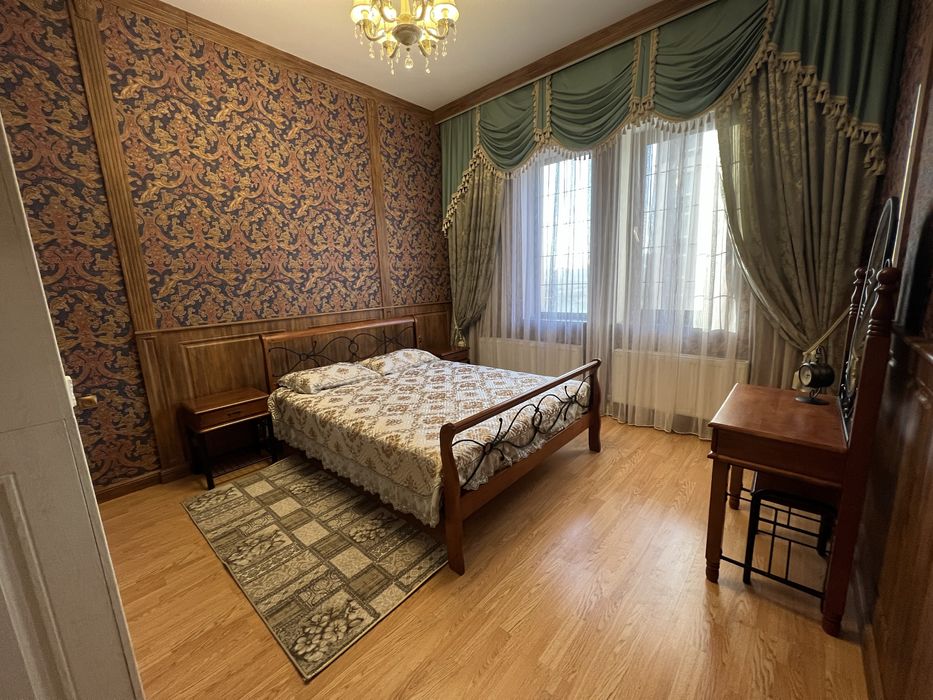Кровать двуспальная