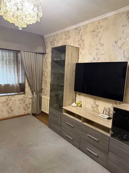 СРОЧНО !! Продается квартира в Яшнабаде 2/1/4 ( 62 кв/м ) Авиасозлар 1