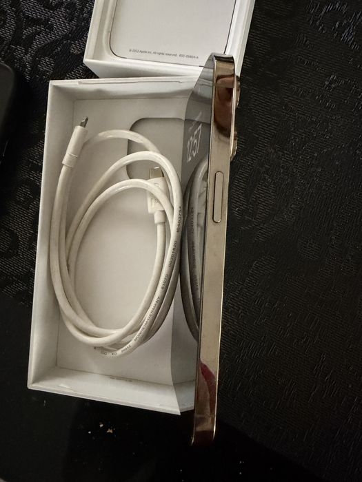Iphone 14 pro gold