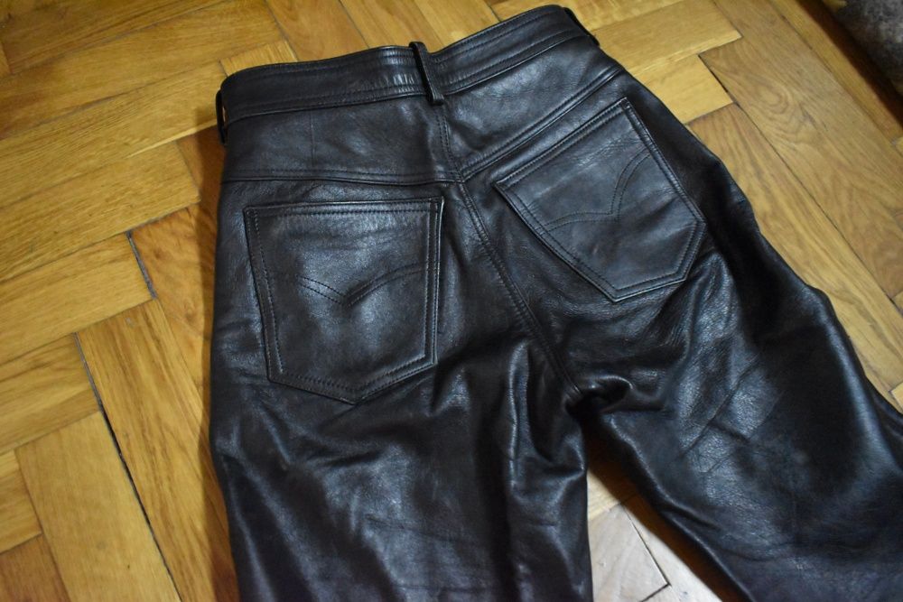 Pantaloni pentru moto din piele