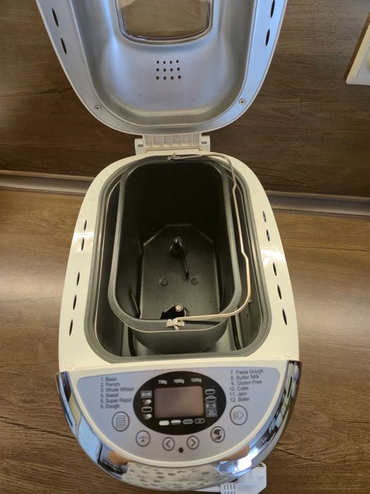 Хлебопекарна с две бъркалки First Austria FA-5152-3, 850W, 12 програми