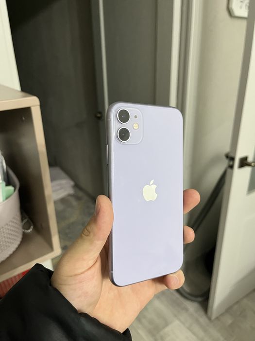 Айфон 11 сиреневого цвета