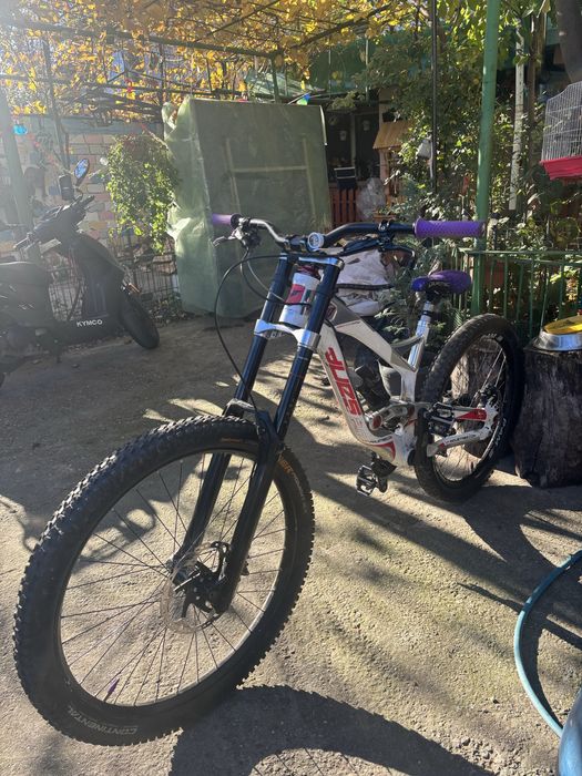 Yt tues 2.0 world cup limited edition