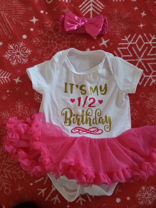 Боди- рокля за половин година.