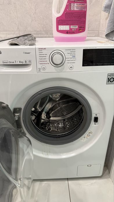 Продается стиральная машина LG 7 кг стирки и 4 кг сушки