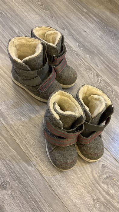 Продам теплые современные валенки