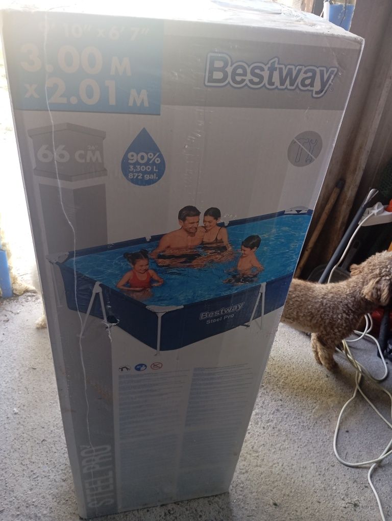 Vând piscina noua în cutie