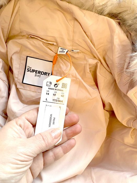Vand geaca Superdry marime 42 noua cu eticheta
