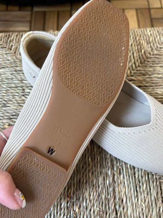 Balerini VIVAIA – Almond  Square-Toe V-Cut – Mărimea 37.5
