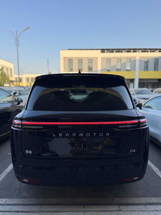 Leapmotor C16 restyling Hybrid 1 позиция.
