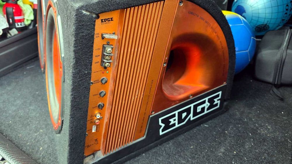 Subwoofer auto aplificat Edge dual bass+cabluri 60Ah