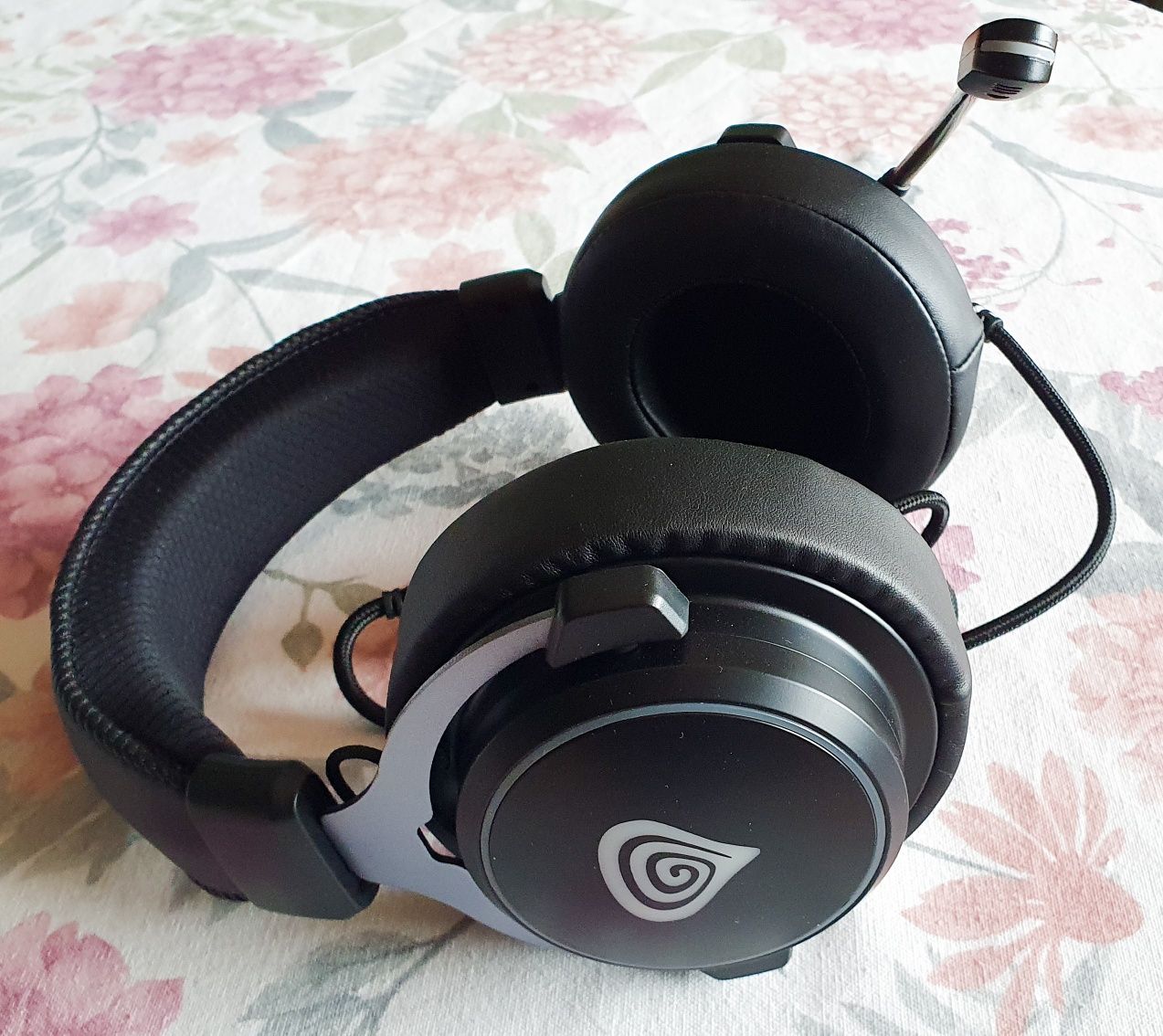 Casti Genesis Neon 764