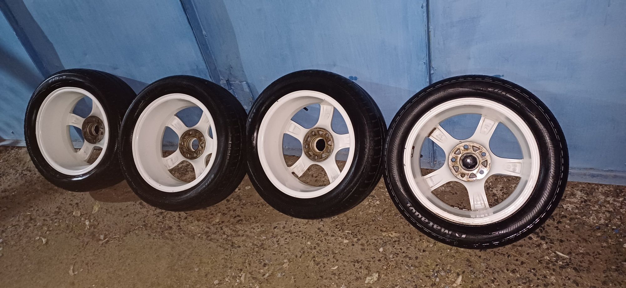 Баллон R 16 Диски для Максима и т.д