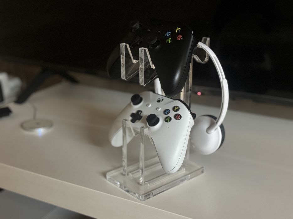 Suport controller Xbox si Playstation