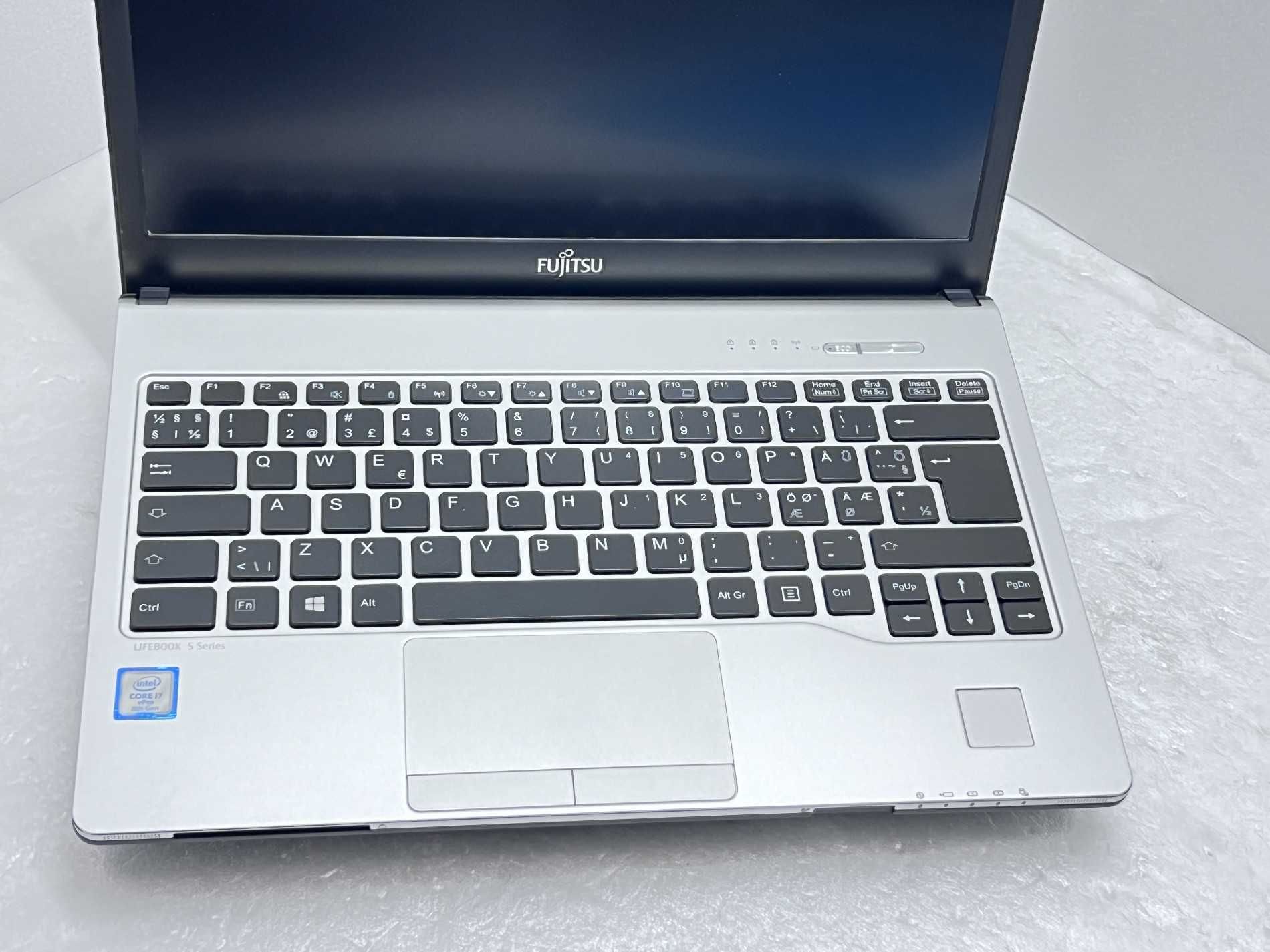 Fujitsu LIFEBOOK S938 13.3" IPS i7-8650U 24GB 510GB/-Отлично състояние