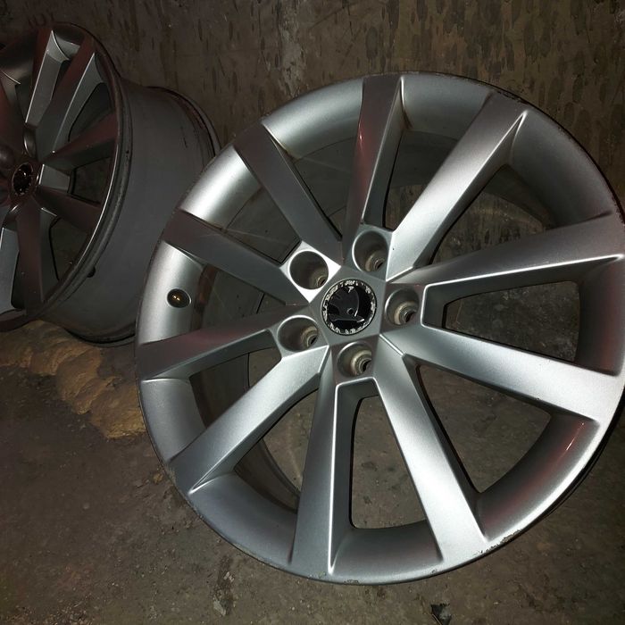 алуминиеви джанти втора употреба 7.5J18H2 ET5 за Шкода Октавия 2017г.