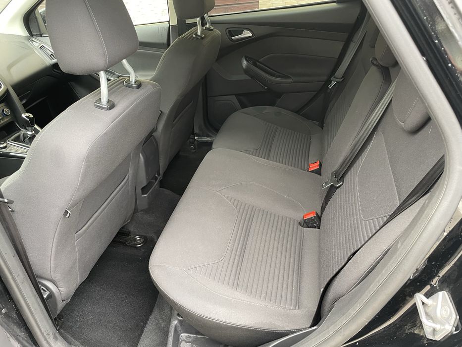 Ford Focus TITANIUM-1.5Dtci 120cp-Climatronic-Bi Xenon-Navigatie !