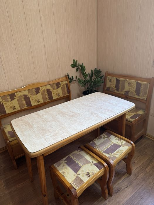 Продаю кухонный уголок