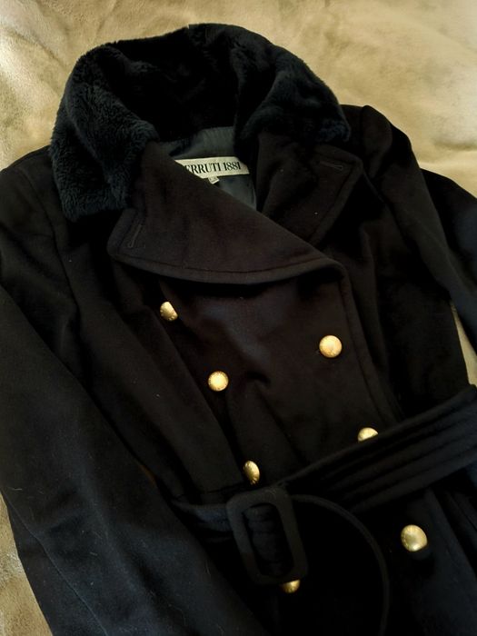 Дамско палто с яка от норка