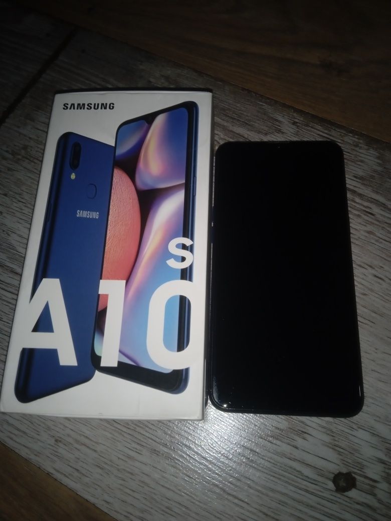 samsung A10s   4-64 сотилади