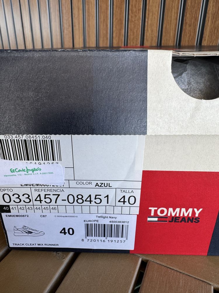Tommy Hilfiger маратонки, 40 номер, Чисто нови!