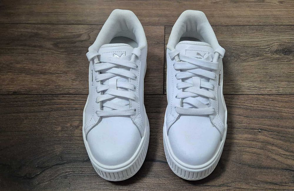 Спортни бели обувки Puma Karmen