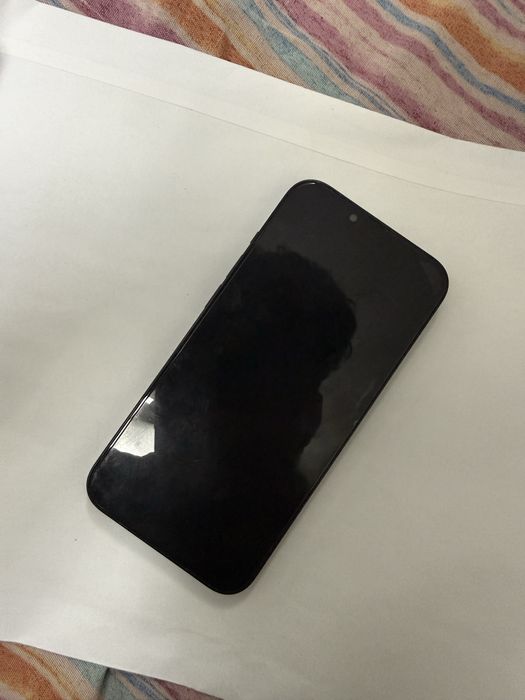 Vand iphoen 13 doar cateva luni folosit