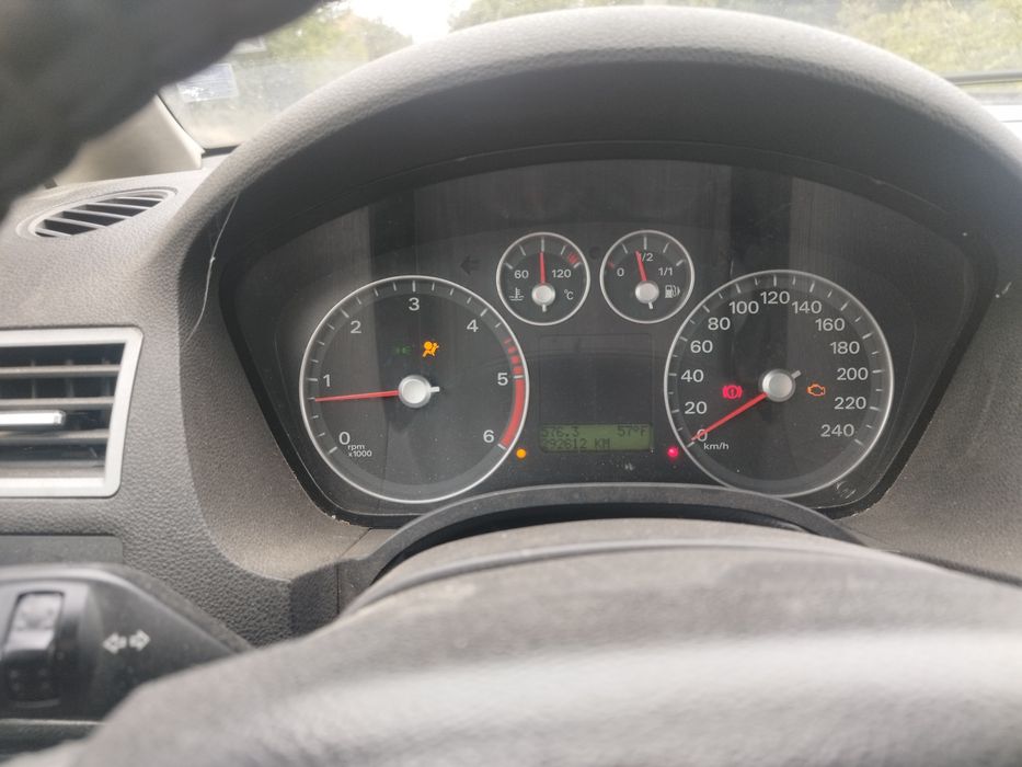 Ford Focus C max цяла или на части 1.6 дизел 90/110кс 2007

Изпращаме