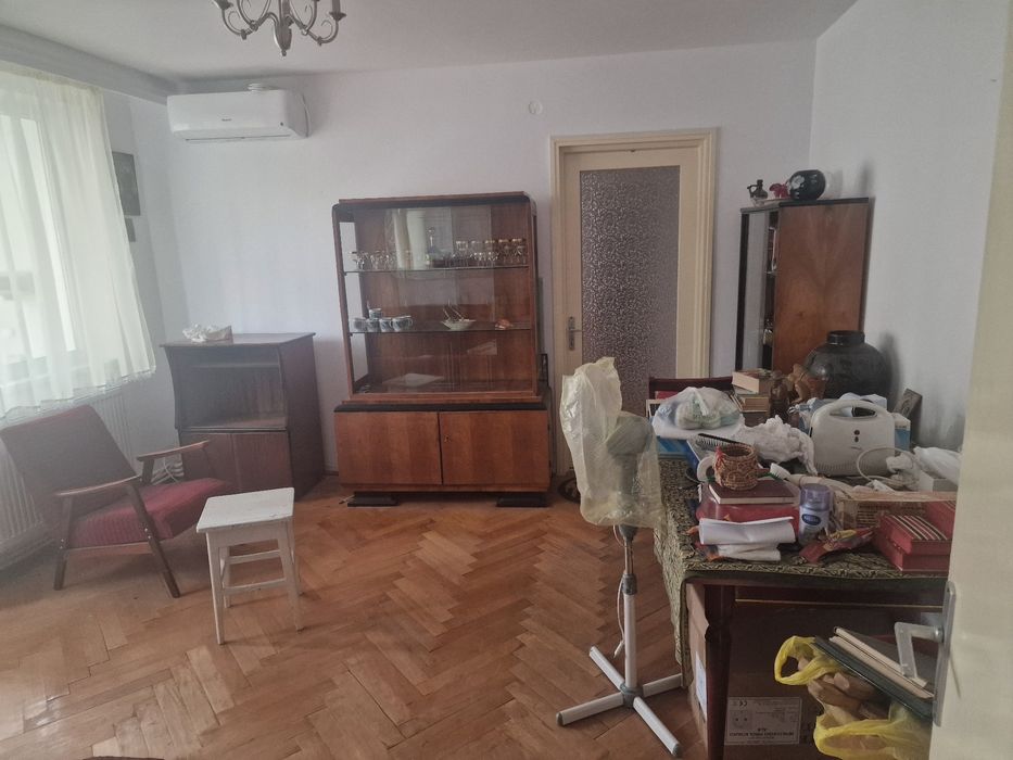 Apartament, 2 camere,zona restaurantul paharnicul,balcon,AC,centrala,m