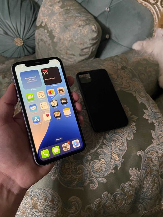 Продам Телефон Айфон 11