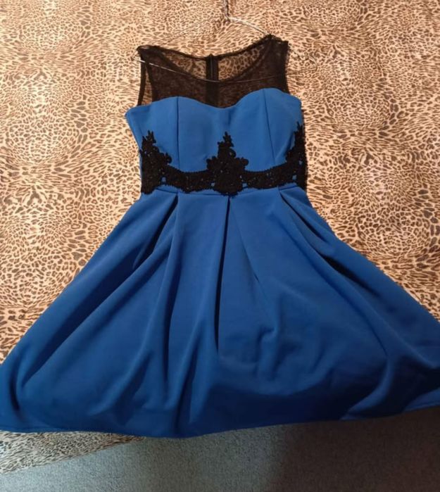 Vând rochițe de ocazie