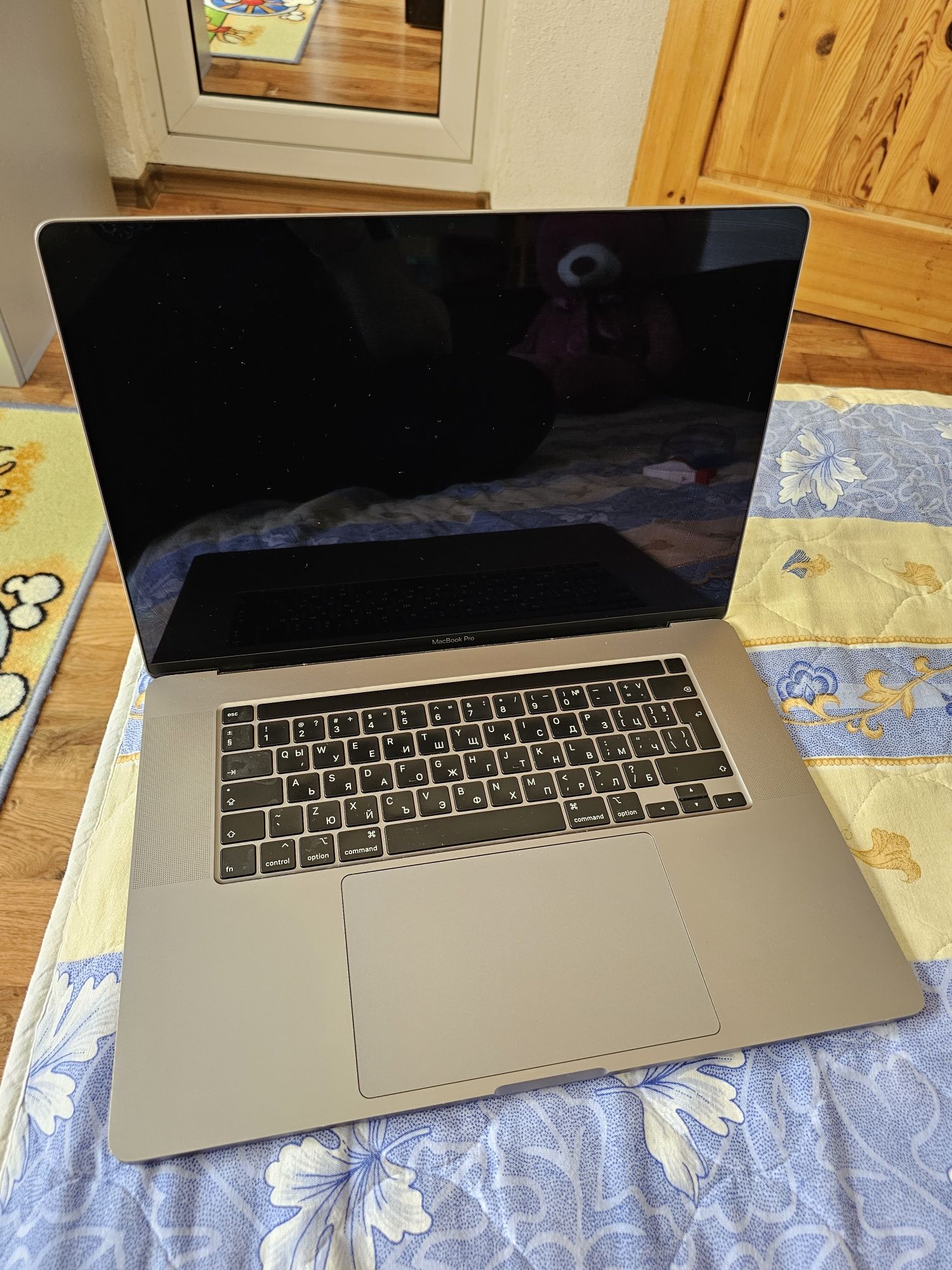 Macbook pro 16 inch intel i9 16gb ram