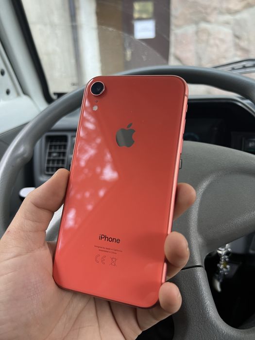iPhone XR караловый 64gb