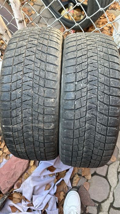 Продам резину на машину