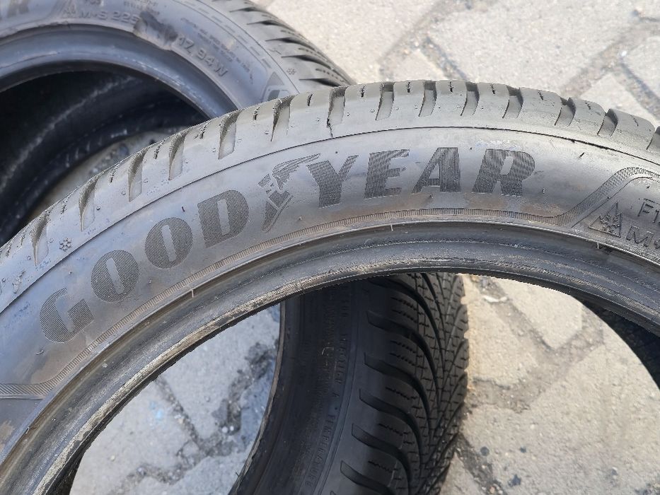 225 45 17 good year